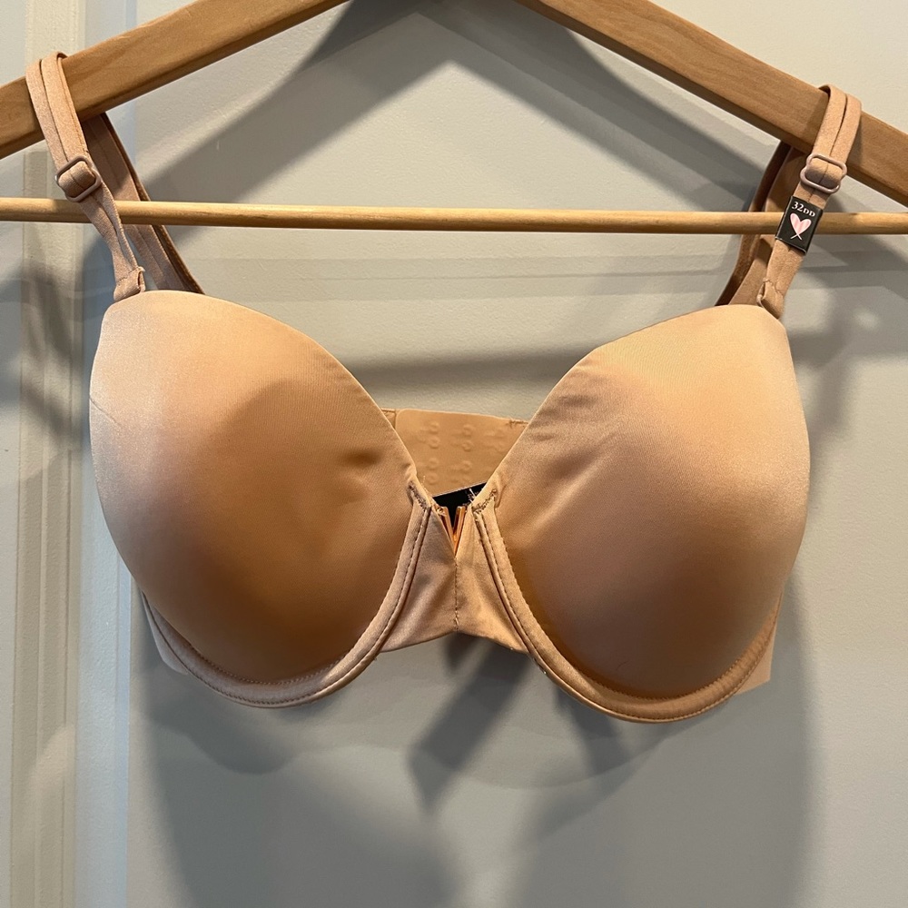 Victoria’s Secret Strapless Bra